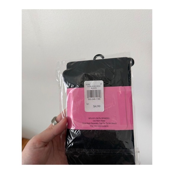 Women's Plus Size Footed Tights – Black – Fits Up to 3X – New in Package - Picture 3 of 3